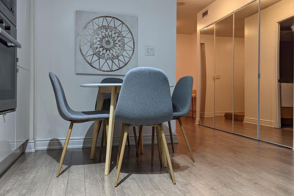 Lovely 2 Bed Condo In Downtown Toronto Ngoại thất bức ảnh